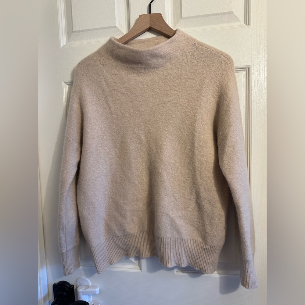 Tahari Women Sweater M Beige Knit 2 Ply Cashmere Long Sleeve Mock Neck Pullover
